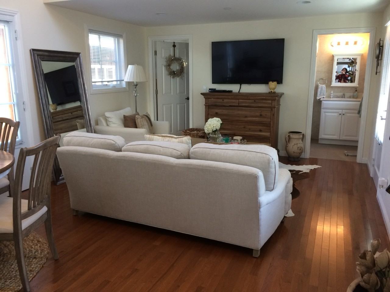 647 Seale Ave - Photo 3 of 11