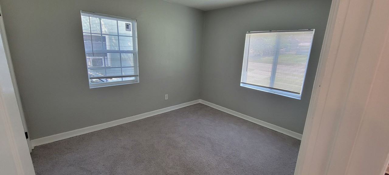 7124 Wayne Ave - Photo 6 of 22