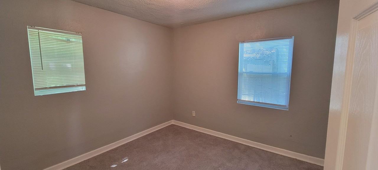 7124 Wayne Ave - Photo 7 of 22