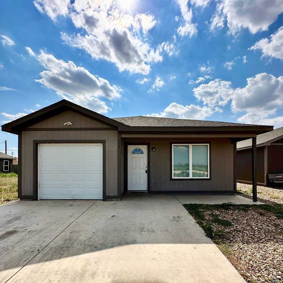 315 N Avenue Q - Photo 2 of 11