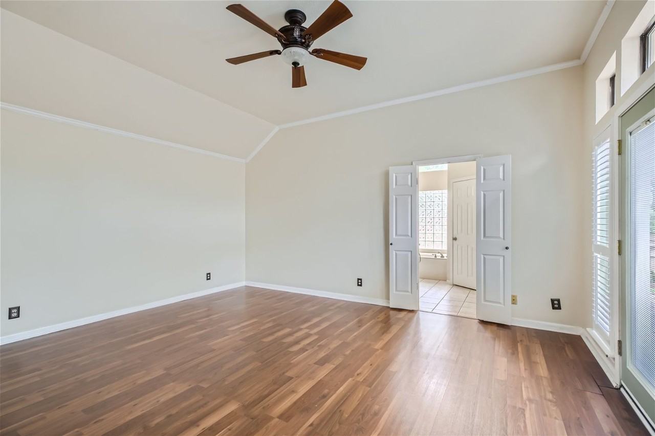 14922 Royal Orbit - Photo 4 of 11