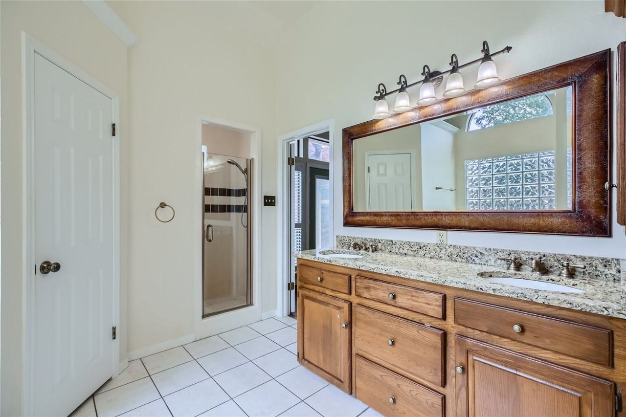 14922 Royal Orbit - Photo 5 of 11