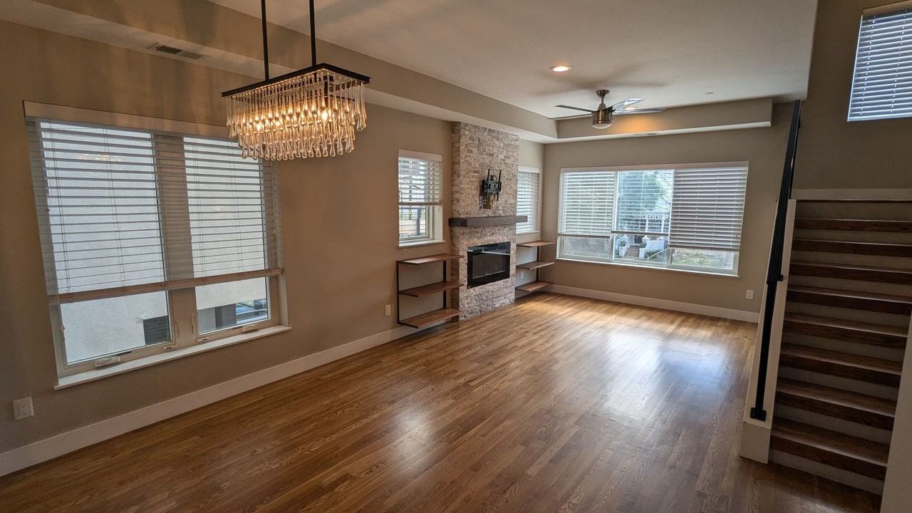 2736 Decatur St - Photo 3 of 32
