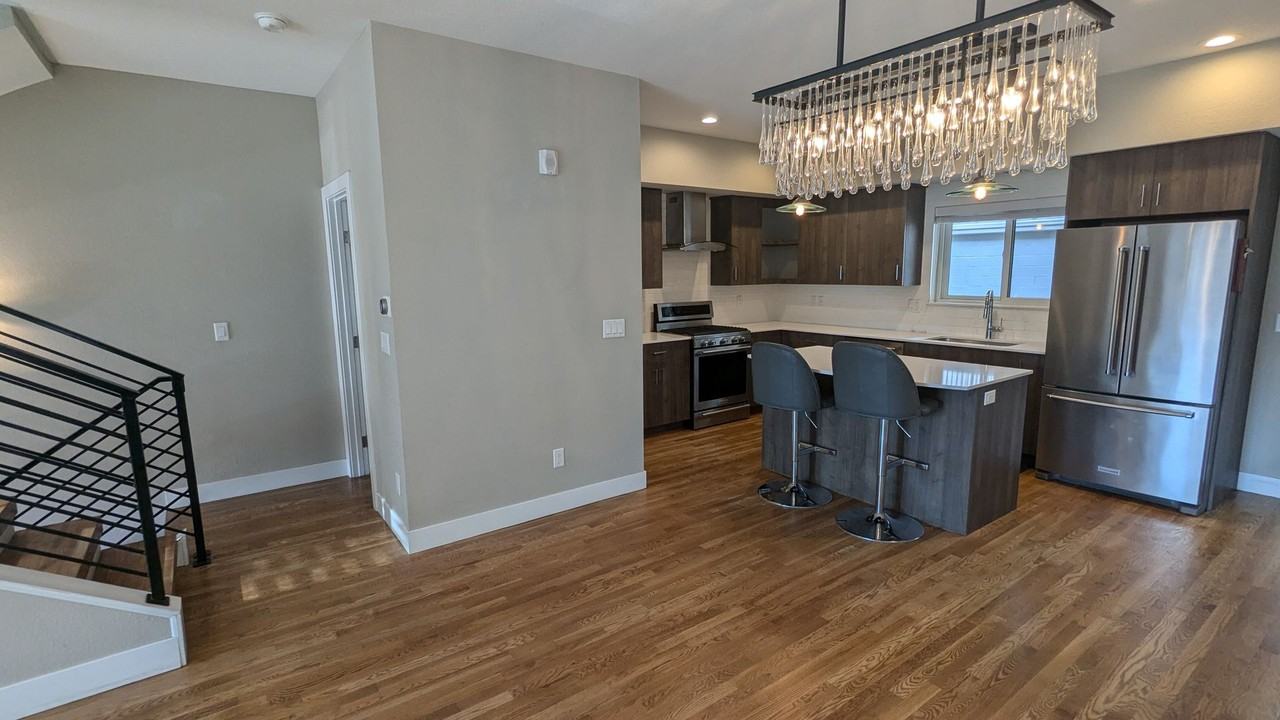 2736 Decatur St - Photo 5 of 32