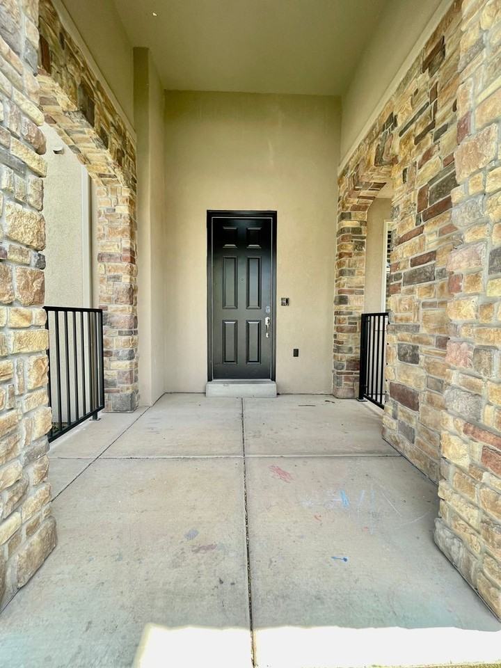 436 E Paris Dr - Photo 3 of 29
