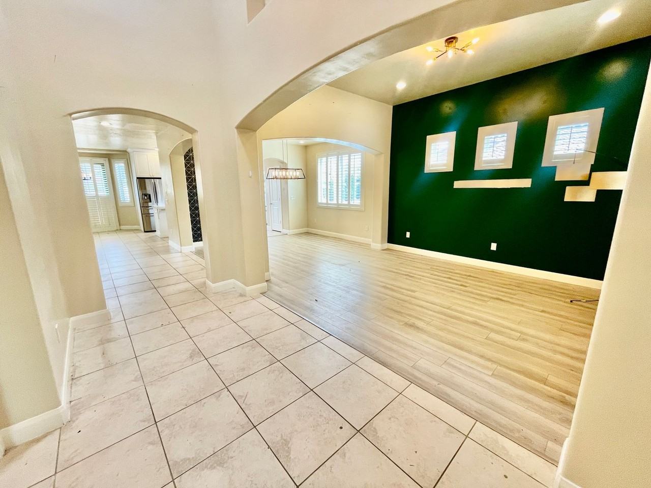 436 E Paris Dr - Photo 4 of 29