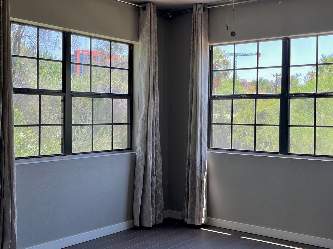 1028 S Ash Ave - Photo 7 of 32