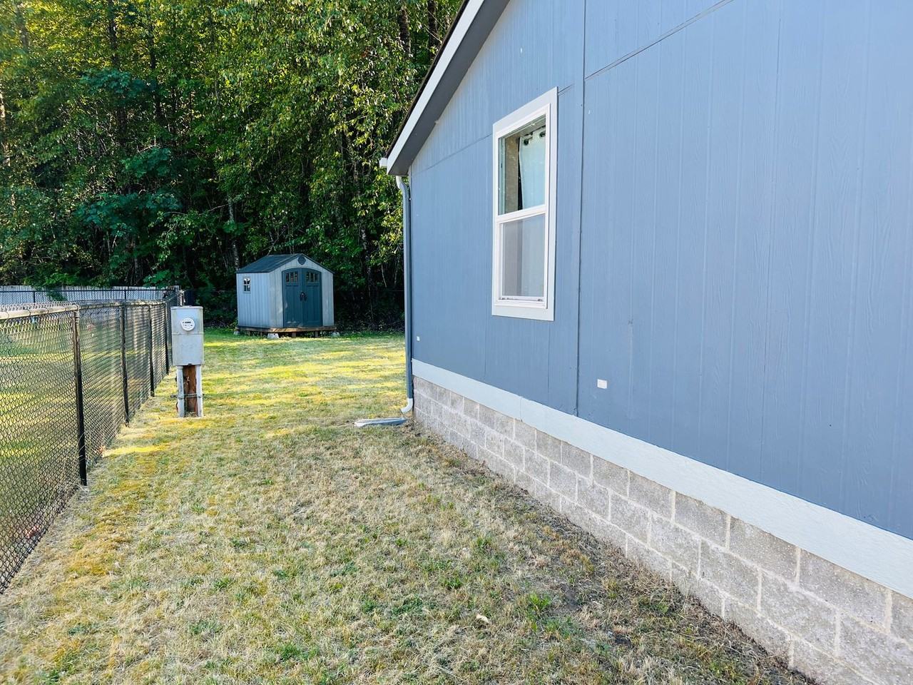 45034 Cedar St - Photo 3 of 25