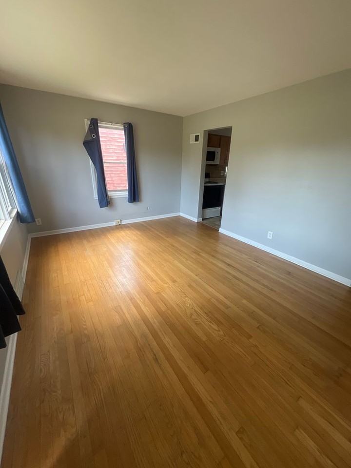 523 W Herndon St - Photo 2 of 7