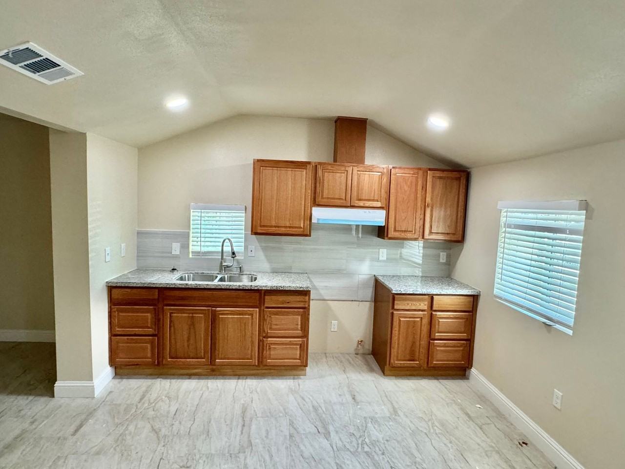 132 San Lucas St - Photo 2 of 10