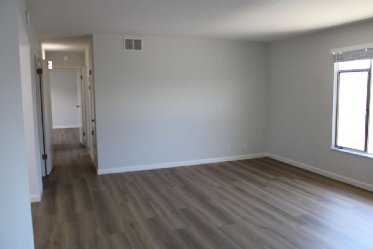 400 Orange St #306 - Photo 3 of 23