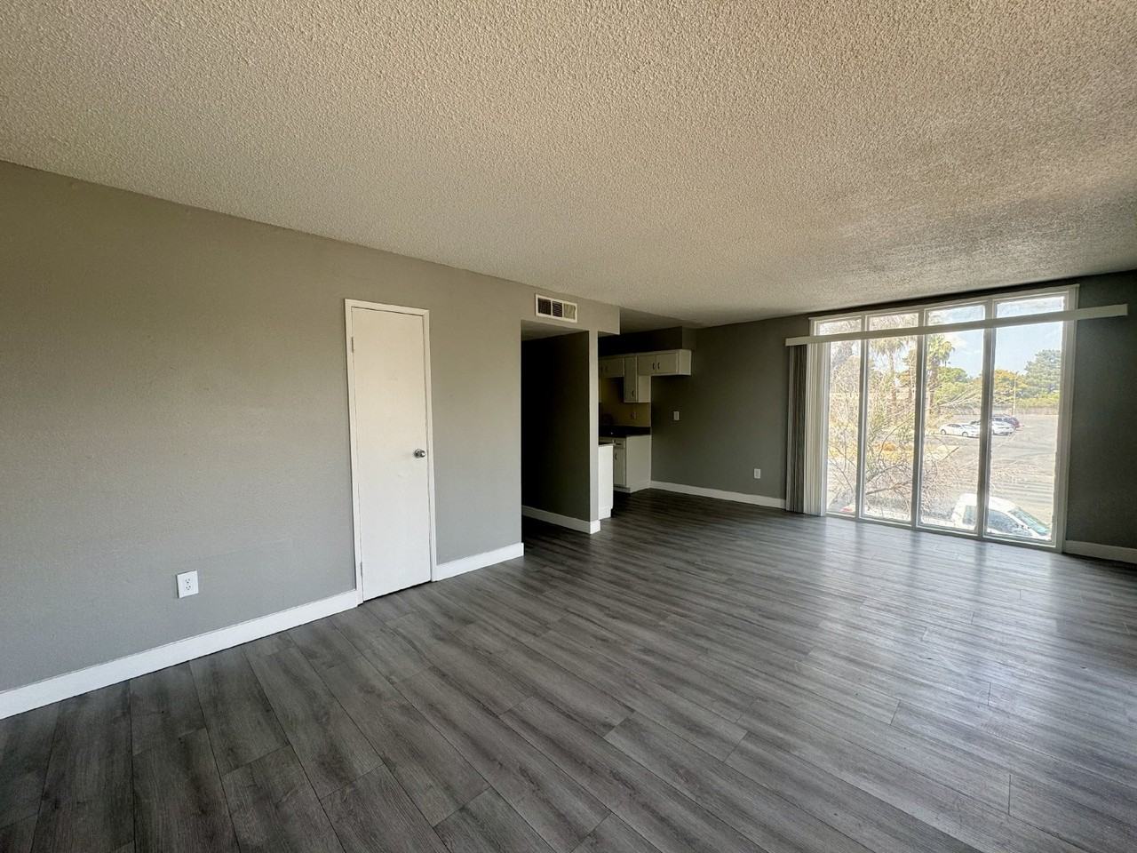 1121 E Desert Inn Rd #5 - Photo 2 of 10