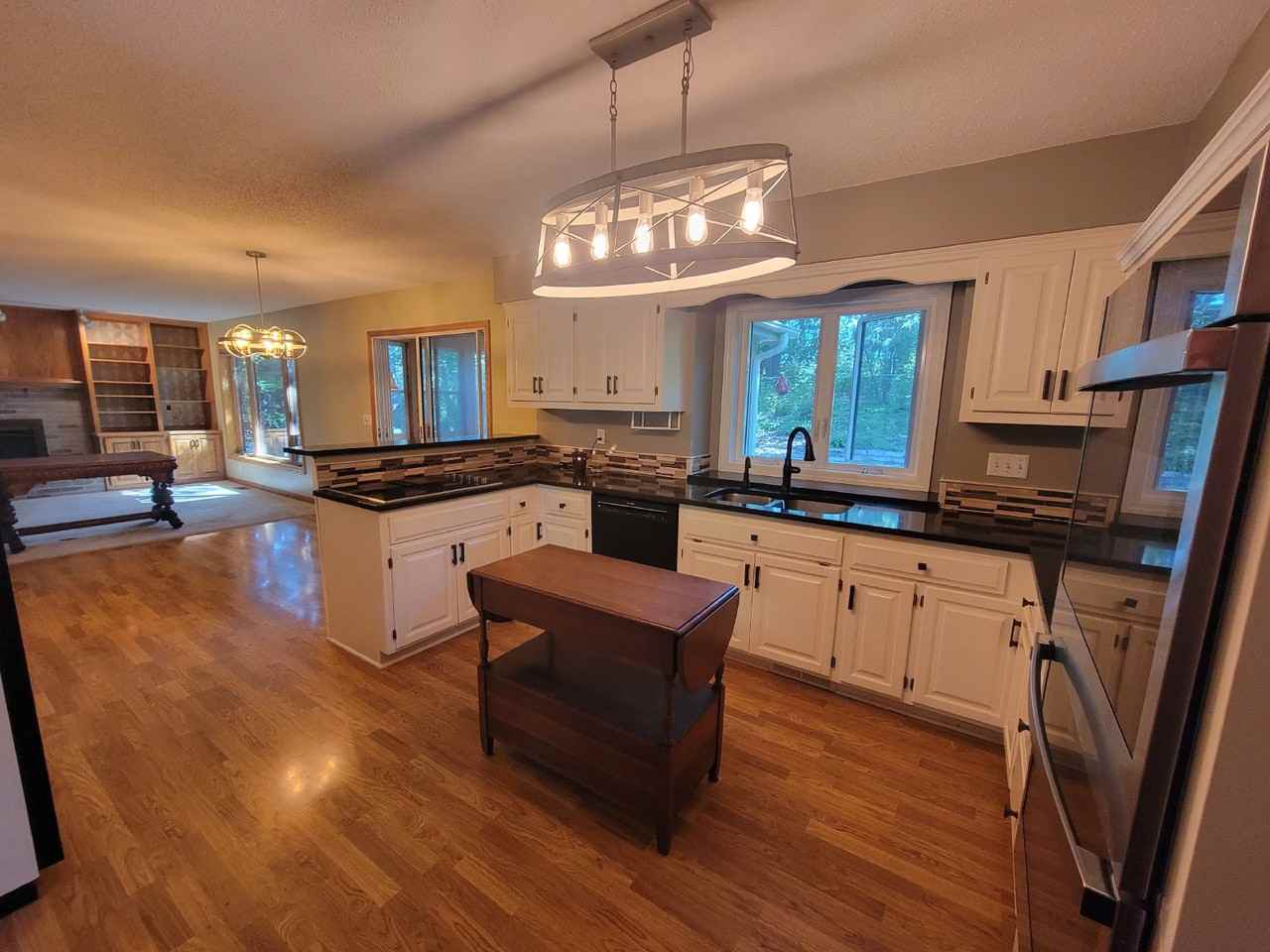 4410 Meadowood Cir - Photo 3 of 43