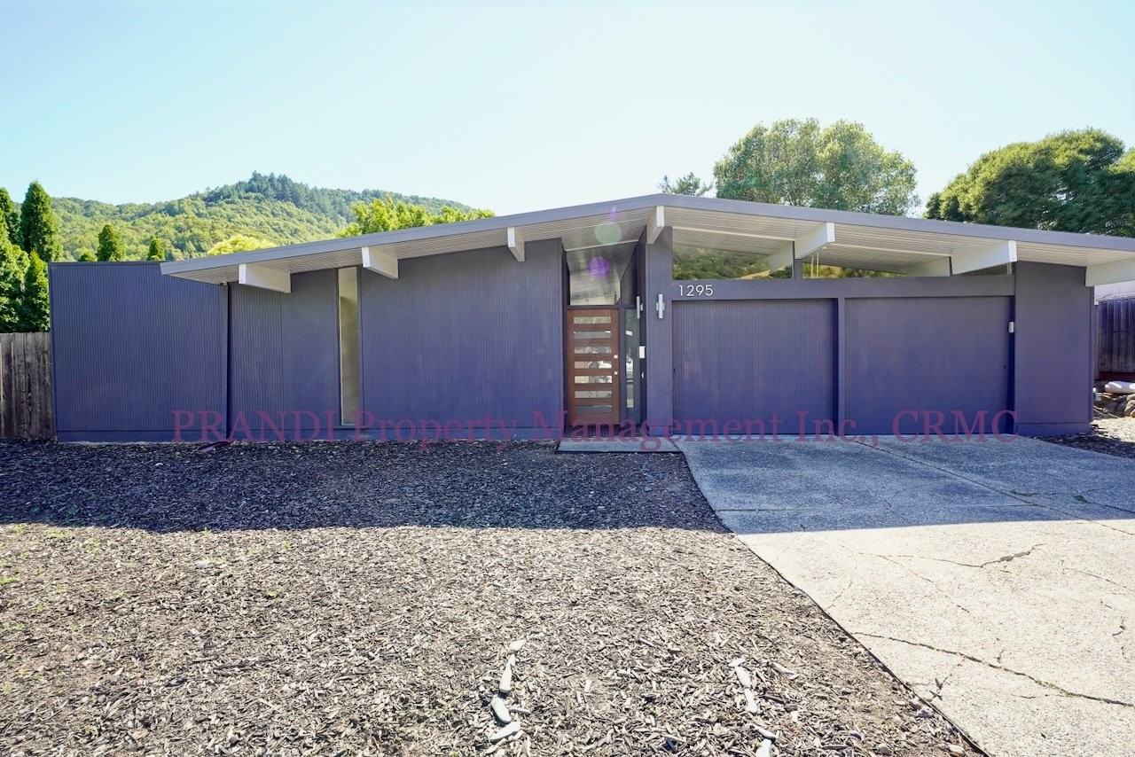 1295 Idylberry Rd - Photo 2 of 34