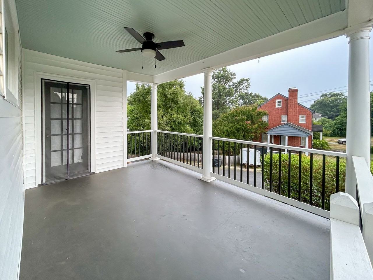 4701 Hilltop Dr - Photo 3 of 20