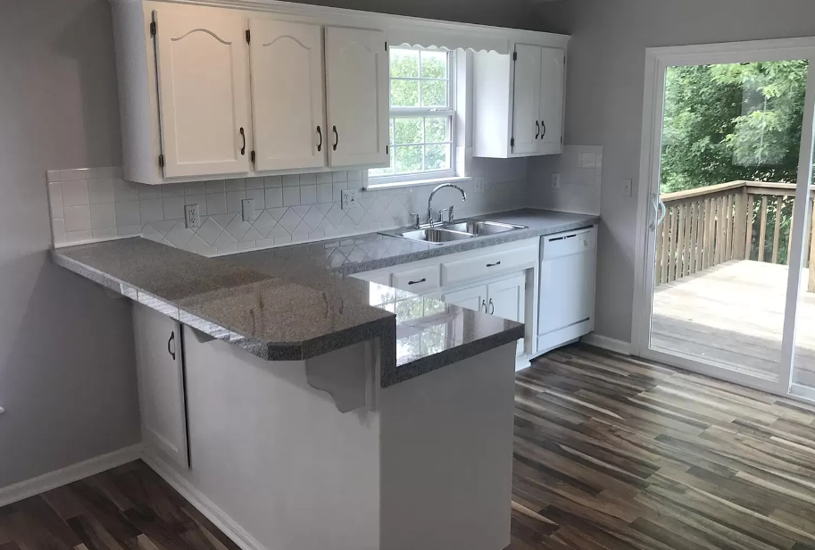 2520 Se Winchester Dr #NA - Photo 2 of 14