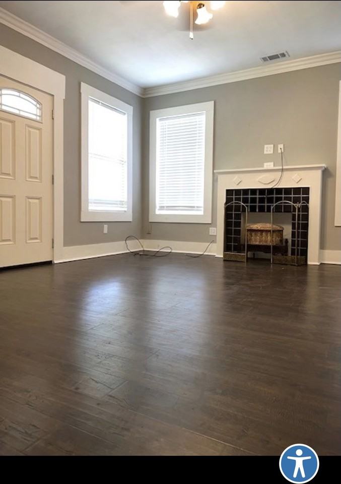 1205 Combs St #NA - Photo 2 of 12