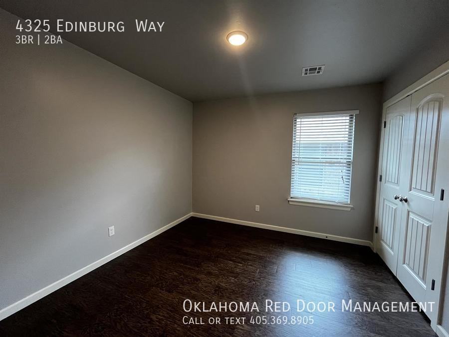 4325 Edinburg Way - Photo 5 of 19