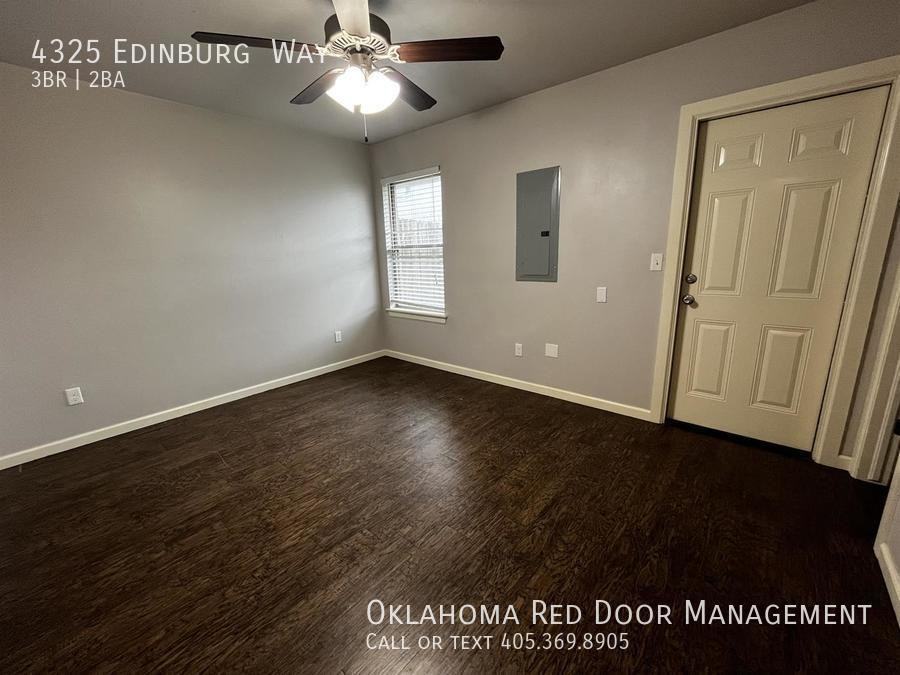 4325 Edinburg Way - Photo 6 of 19