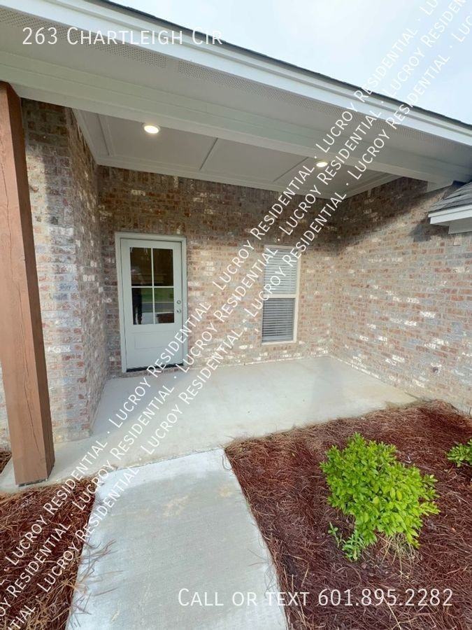 263 Chartleigh Cir - Photo 2 of 31