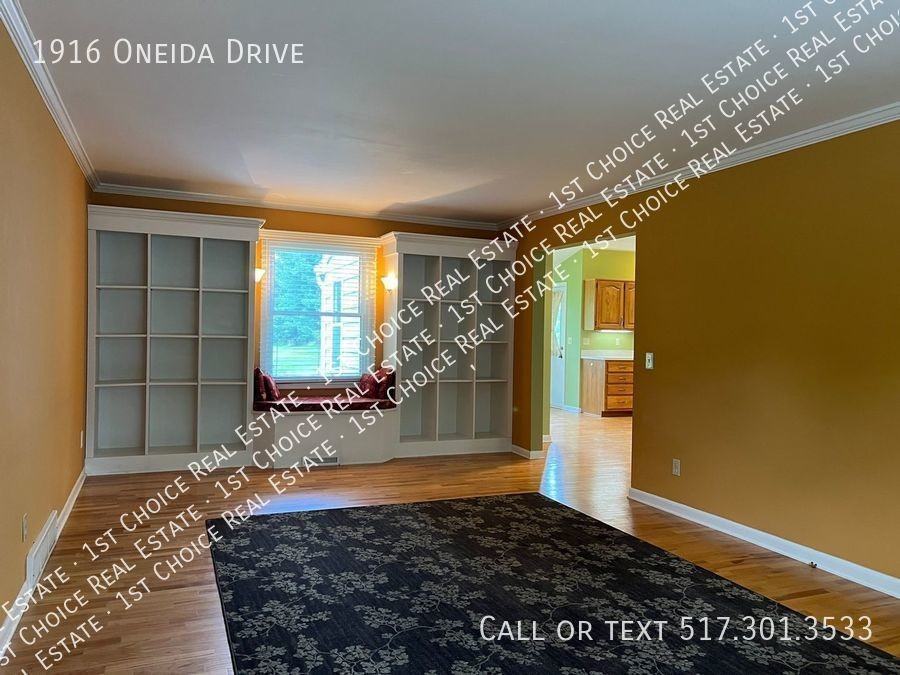 1916 Oneida Dr - Photo 3 of 36