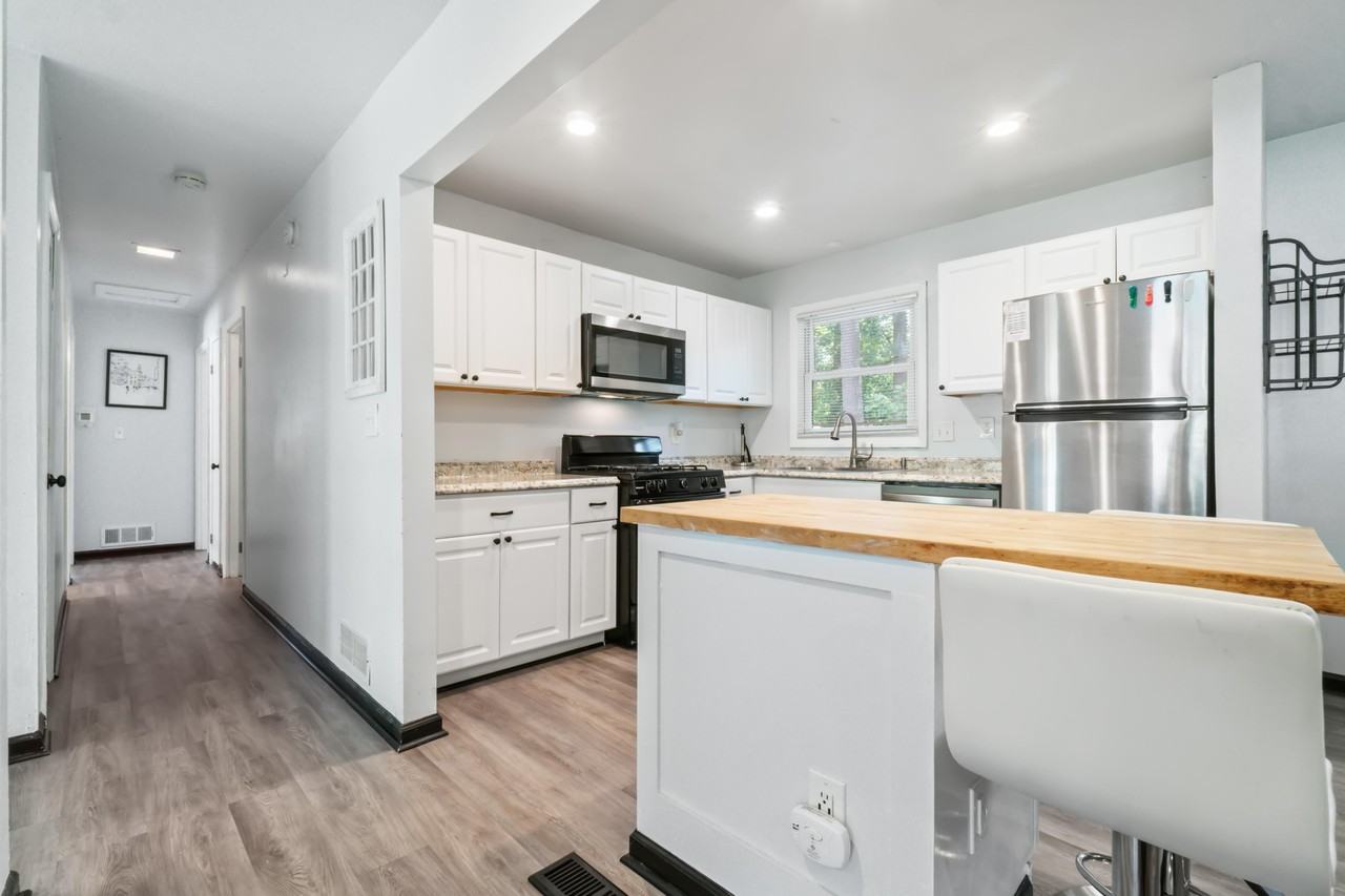 Casher Dr - Photo 3 of 11