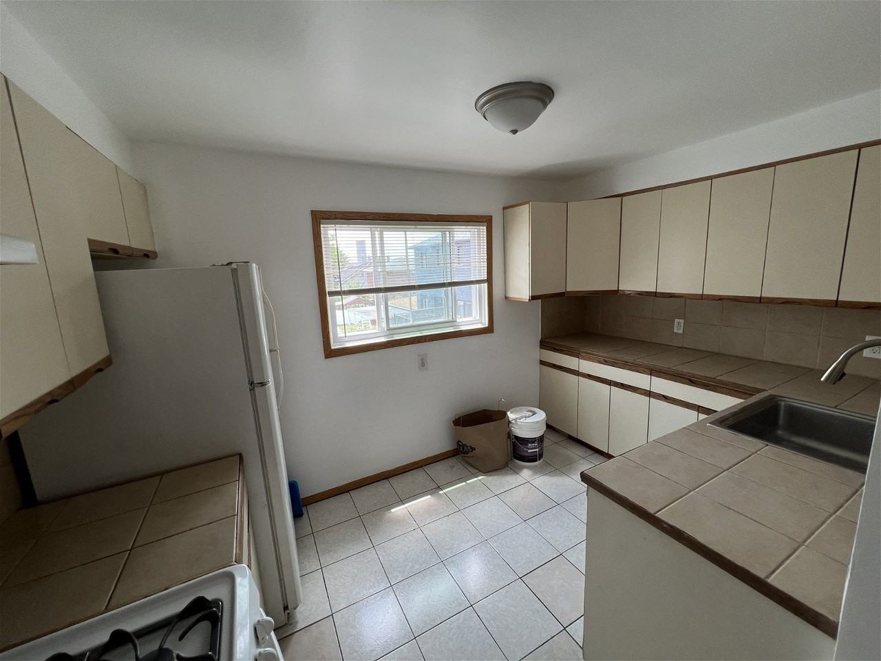 108 Henry St #FL2 - Photo 2 of 8