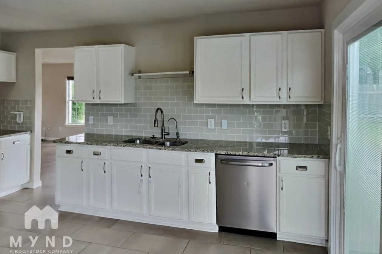 800 Kessler Cv - Photo 2 of 23