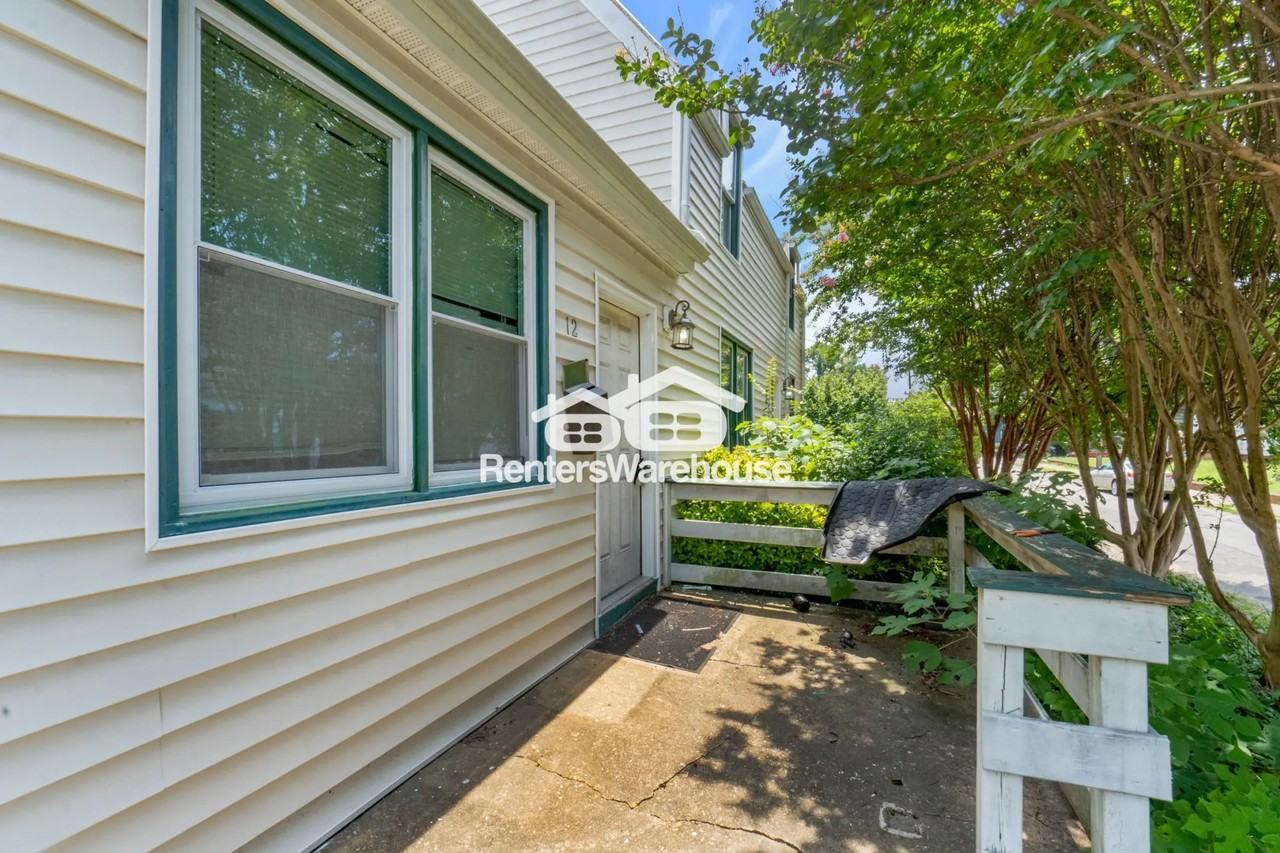 12 E 12th St - Photo 3 of 18