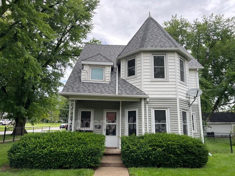 1134 Rapids St - Photo 2 of 25