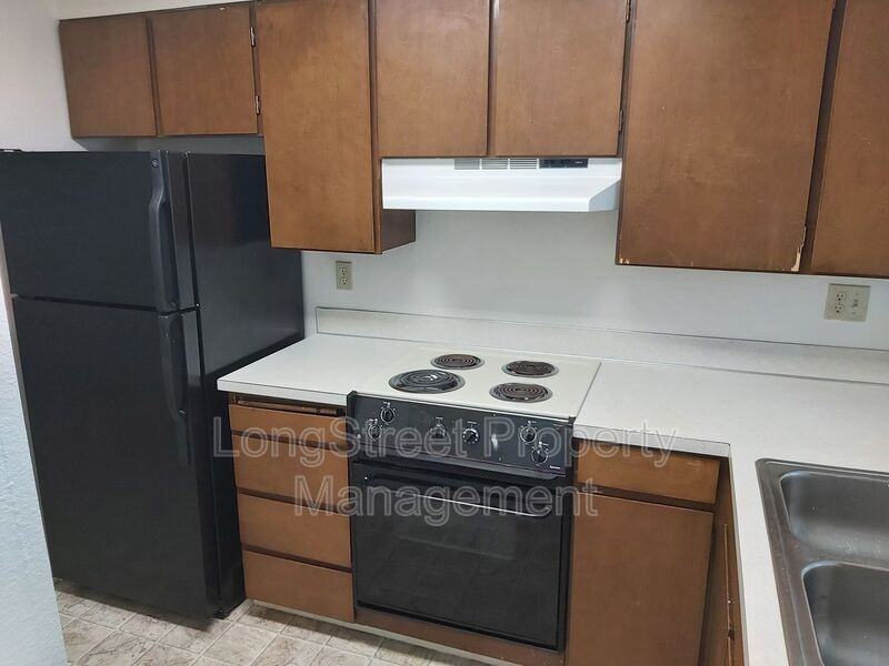 3151 North Shore Drive Southeast #3 - Photo 4 of 18