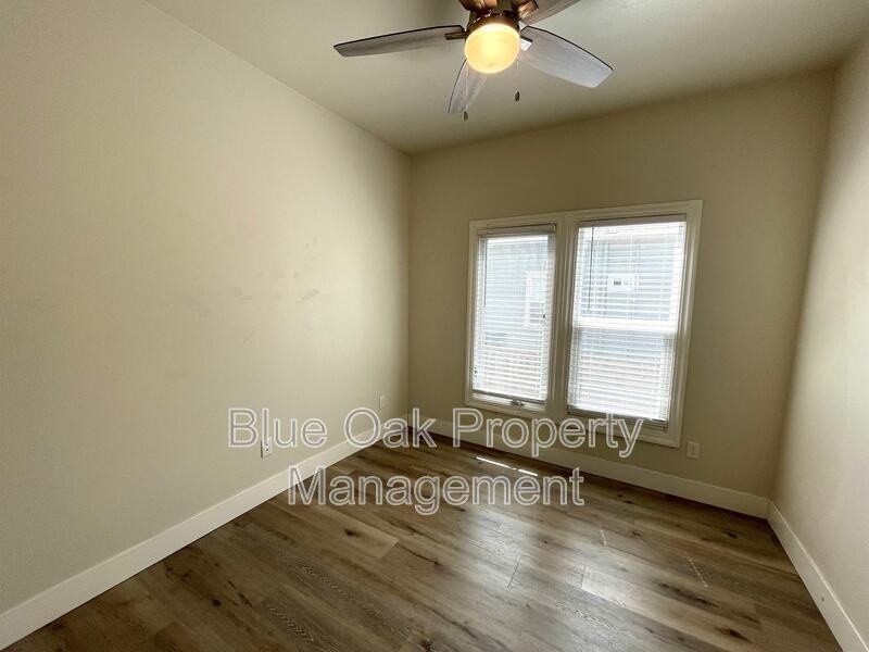 330 Oak St #1 - Photo 5 of 10