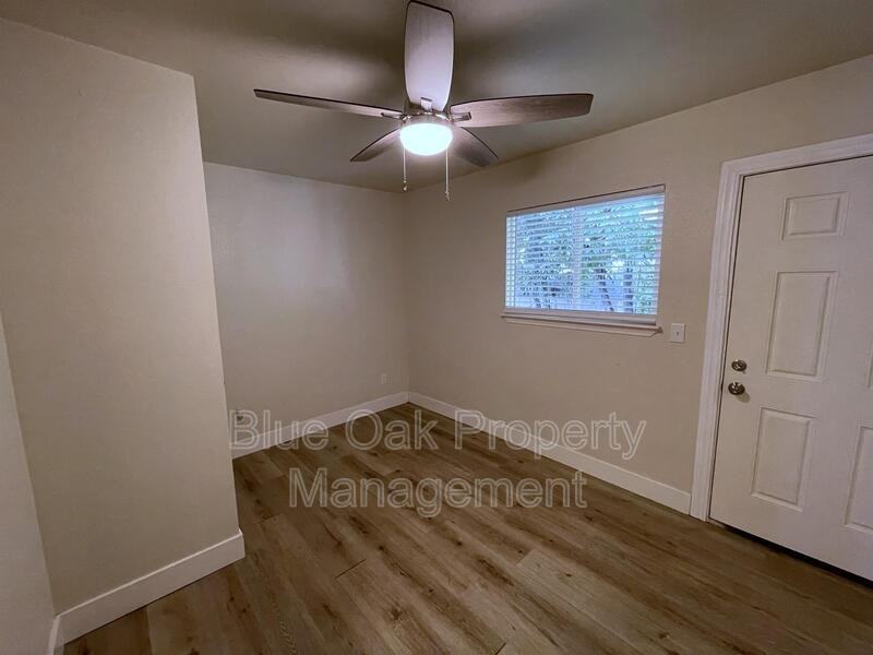 330 Oak St #1 - Photo 6 of 10