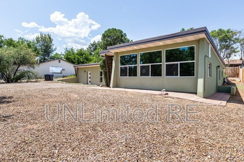 3948 E Del Rio Dr - Photo 2 of 17