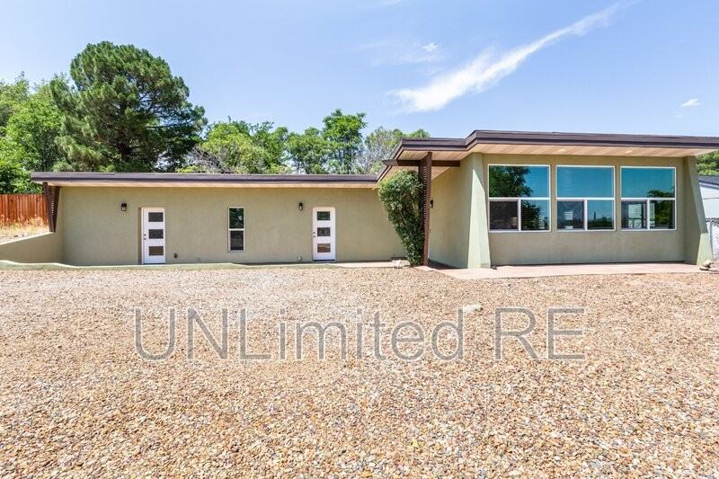 3948 E Del Rio Dr - Photo 3 of 17