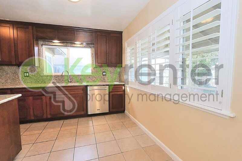242 Santiago Ave #242 - Photo 3 of 13