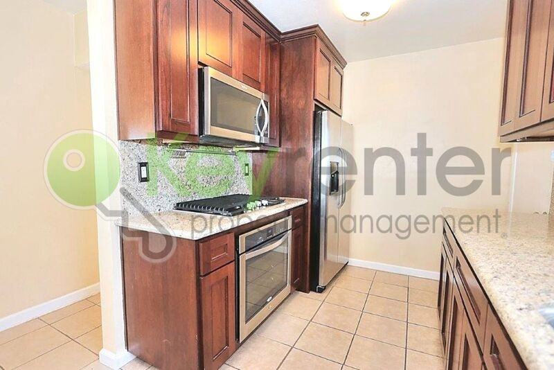 242 Santiago Ave #242 - Photo 5 of 13