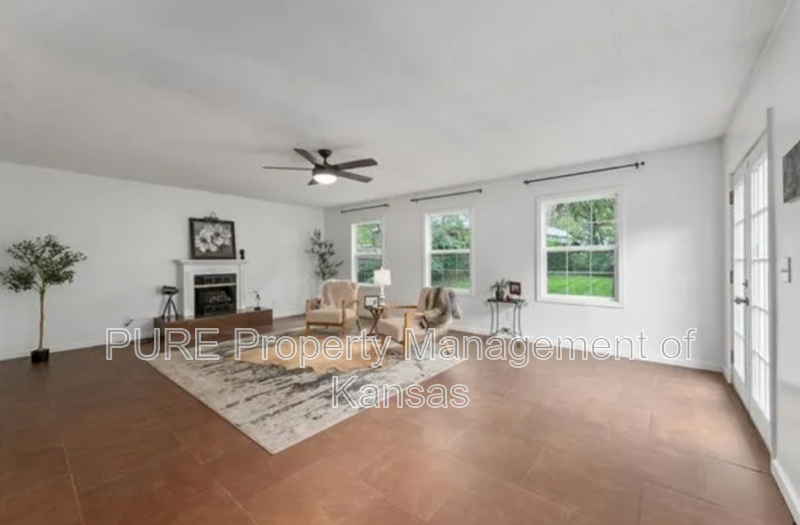 10506 W 88th Ter - Photo 3 of 24