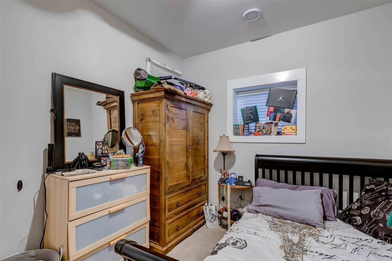 1160 Frost Rd - Photo 5 of 12