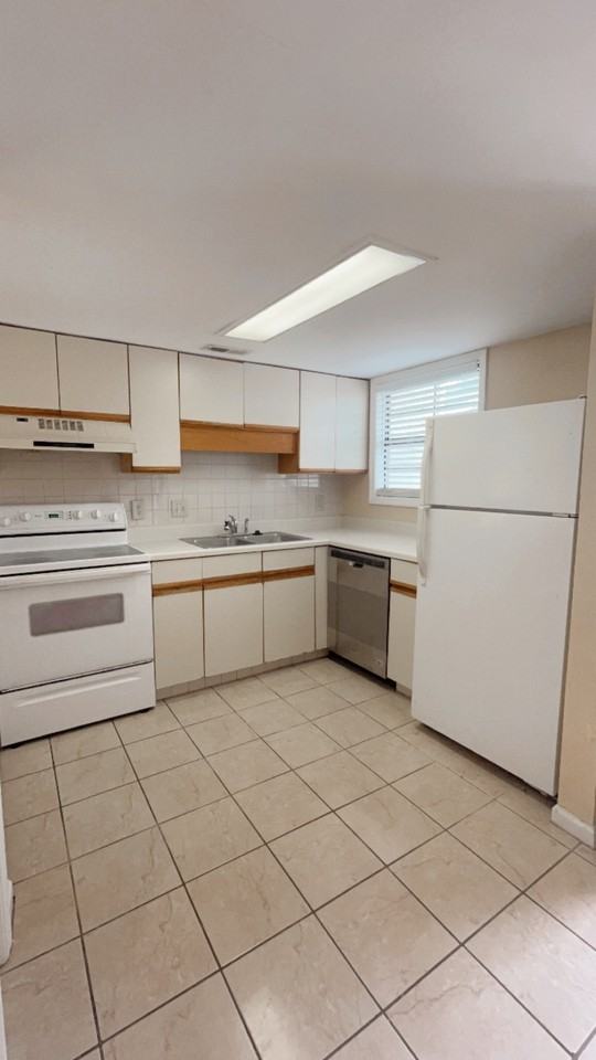 6703 Jefferson Pl #F4 - Photo 4 of 39
