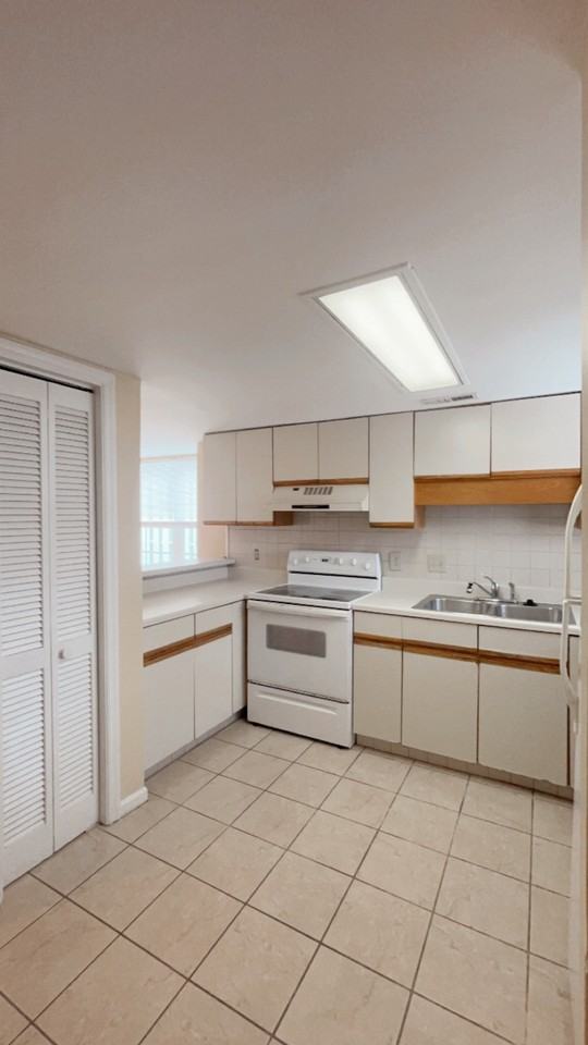 6703 Jefferson Pl #F4 - Photo 5 of 39