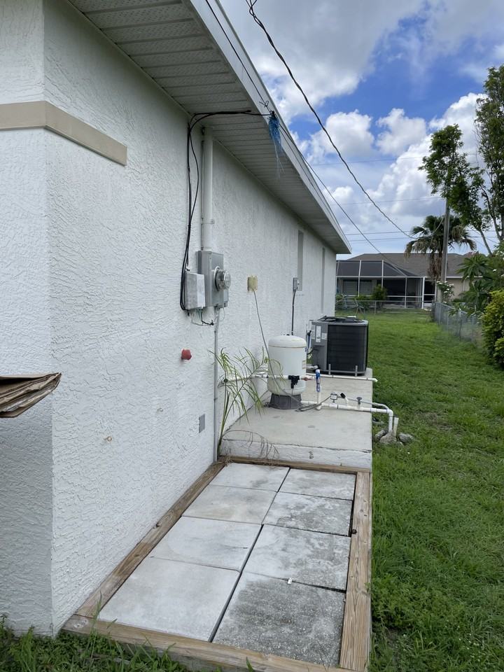 606 Sw 27th Ter - Photo 2 of 35