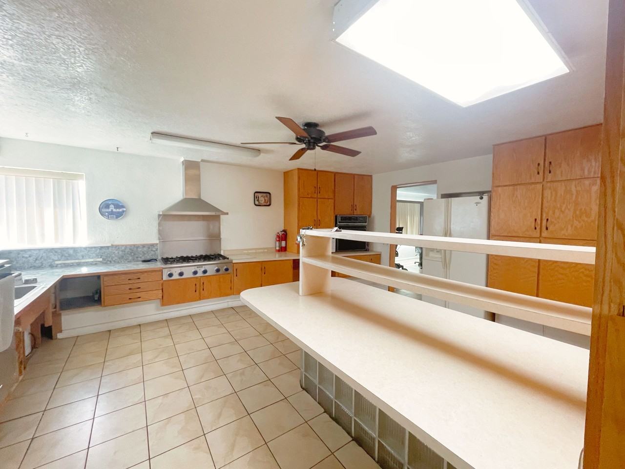 3238 N Jackson Ave - Photo 3 of 22