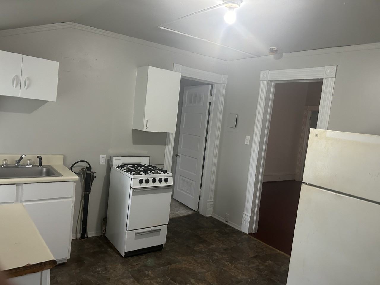 1220 18th St #B - Photo 3 of 6