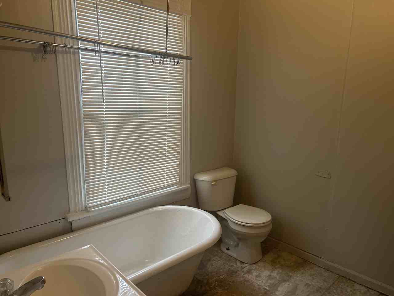 1220 18th St #B - Photo 5 of 6
