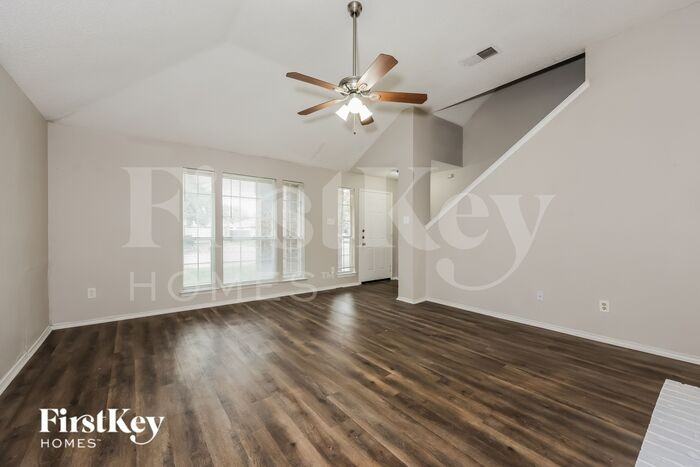 326 Valley Mills Dr - Photo 2 of 16