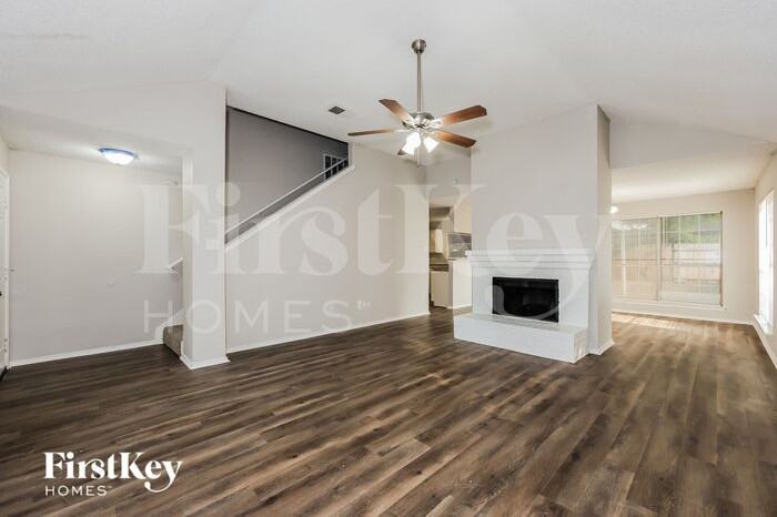 326 Valley Mills Dr - Photo 3 of 16
