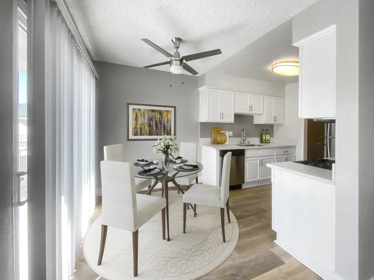 Summit La Crescenta - Photo 4 of 30