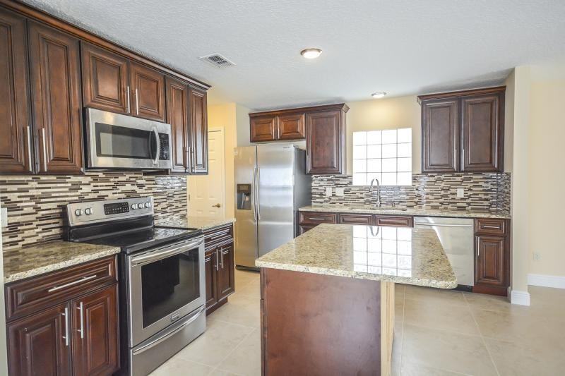 153 Shelbys Cove Ct - Photo 2 of 16