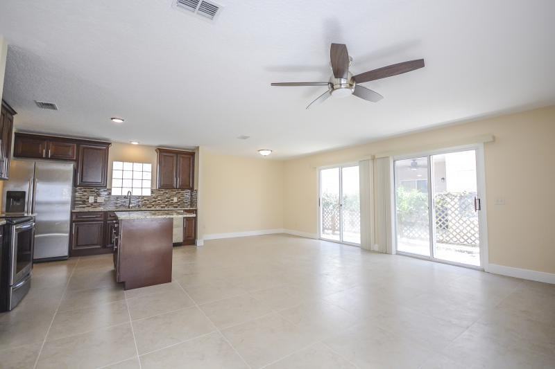 153 Shelbys Cove Ct - Photo 5 of 16